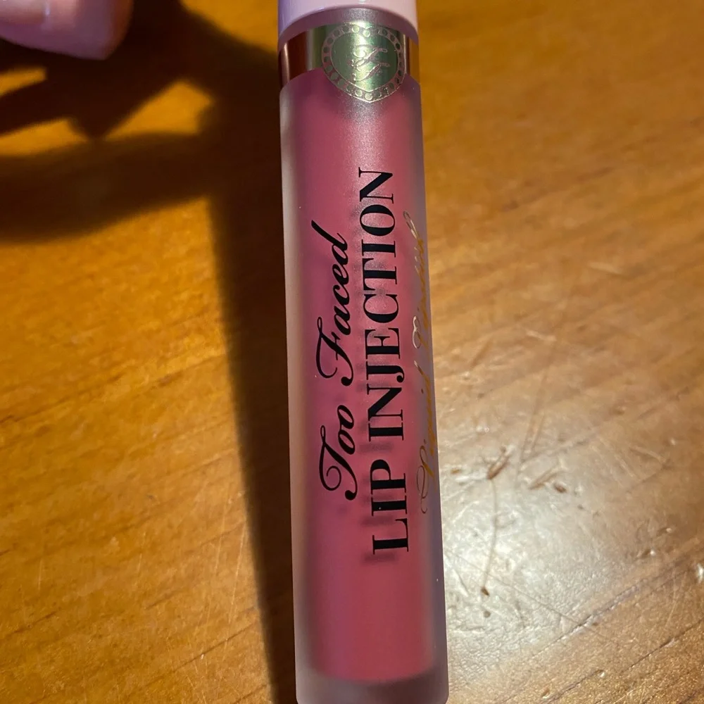 Too Faced Lip Injection Liquid Lipstick Va Va Voom